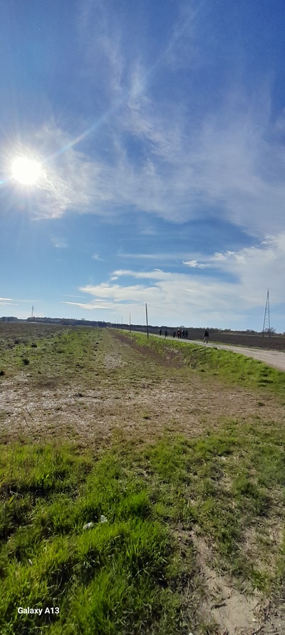 Photo 1 - Beginning of the dirt road towards the mouth of the Natissa