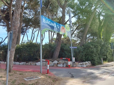 From parking to entrance