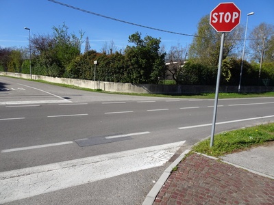 Photo 3 - Giardini street, without pedestrian crossings