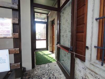 Bussola di ingresso, porta esterna