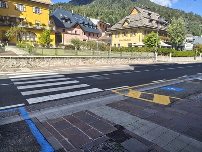 Foto 16 - Attraversamento con segnaletica tattilo-plantare