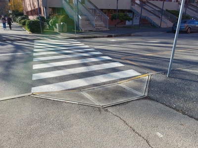 44 - Crossing on Rossini Street