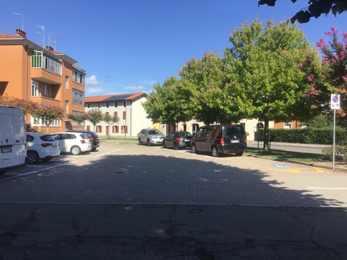 Parcheggio via Dante