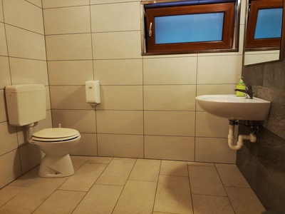 Bagno spogliatoio primo piano