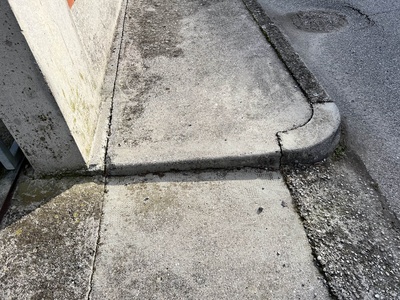 Photo 18 - Driveways without ramps for descent