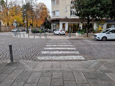 Photo 19 - Pedestrian crossing on via Obedan