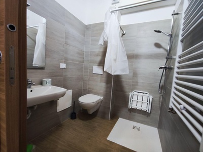 Bagno camera n. 8