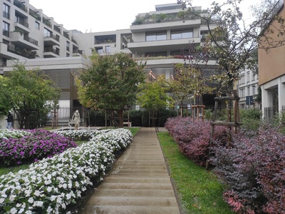 Giardino, dettaglio del percorso pavimentato