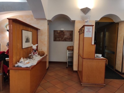 Vista dalla sala verso il bagno