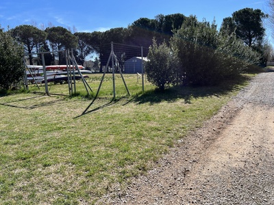 Foto 26 - Prato che precede il centro rimessaggio della Scuola di Vela