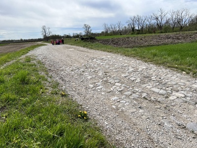 Photo 14 - Dirt road with slight ups and downs and presence of large stones