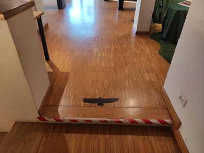 Gradino di raccordo alla sala