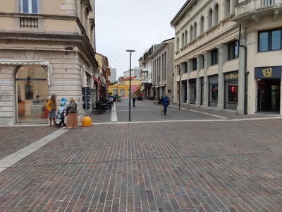 Photo 22 - Sidewalk paving in Piazza della Repubblica