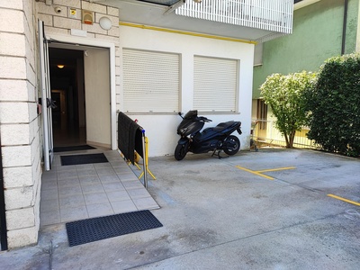 Ingresso hotel da parcheggio