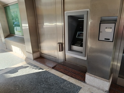 ATM Intesa San Paolo - via Giosuè Carducci