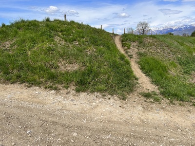 Photo 22 - Ascent of the embankment via a ramp (slope about 10 degrees)