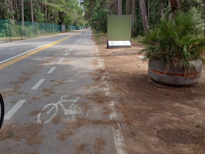 Percorso con pista ciclabile