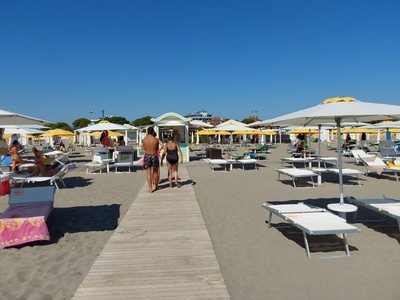 Da passerella a sportello ombrelloni