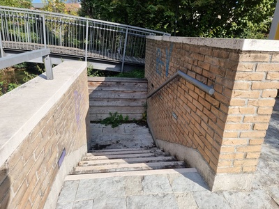 Photo 6 - stone steps