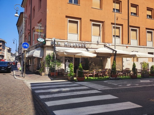 Bar Milanese