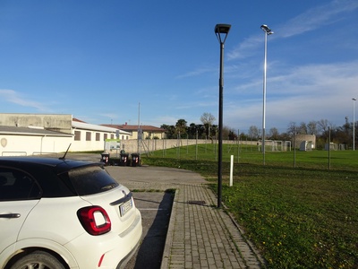 Foto 23 - Proseguimento del percorso verso sinistra, lasciandosi alle spalle il campo sportivo