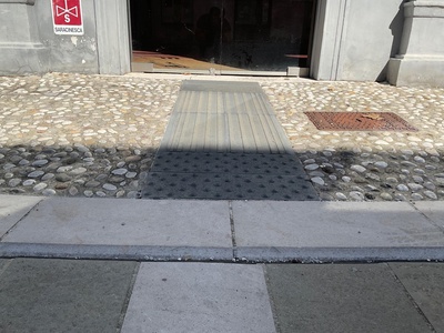 Rampa ingresso 