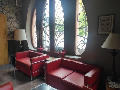 Piano terra, dettaglio dei divanetti