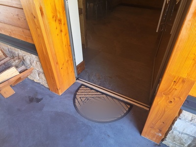 Ingresso, dettaglio soglia