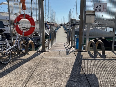 Rampa di collegamento con molo galleggiante