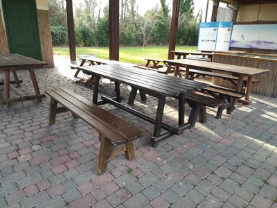 Area esterna, dettaglio dei tavoli