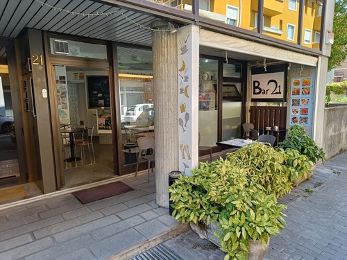 Bar 21
