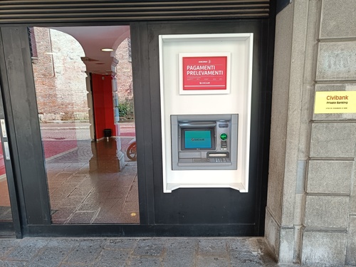 ATM Banca Unicredit - via Vittorio Veneto