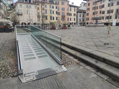 Rampa di raccordo con piazza