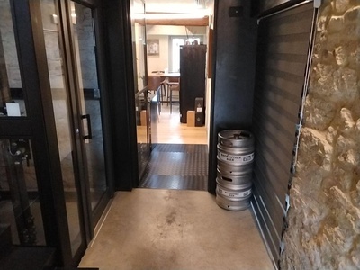 Percorso dall'ingresso sul retro