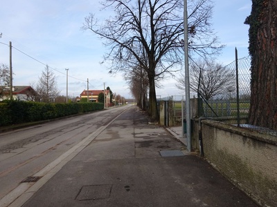 Foto 1 - Parcheggio vicino al campo sportivo di Santa Maria di Sclaunicco