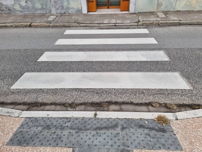 Photo 26 - Pedestrian Crossing with Loges