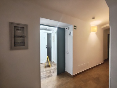 Antibagno, ingresso