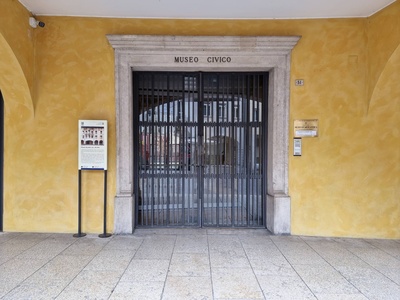 Foto 16 - Percorso sotto i portici nei pressi di Palazzo Ricchieri