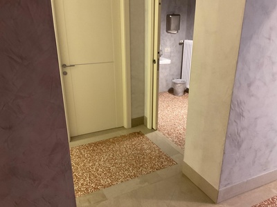 Percorso percorso verso bagni