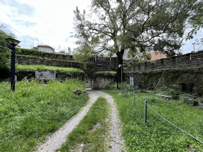 Le mura con le torri (non accessibili)