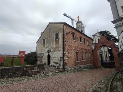 Percorso, discesa del castello 