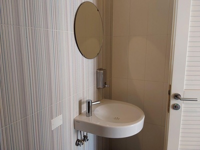 Bagno accessibile lavabo