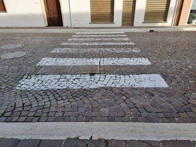 Photo 24 - pedestrian crossing