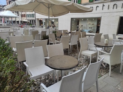 Area esterna, tavoli tipo