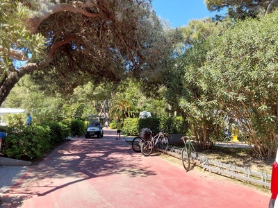 Da parcheggio camping a sportello