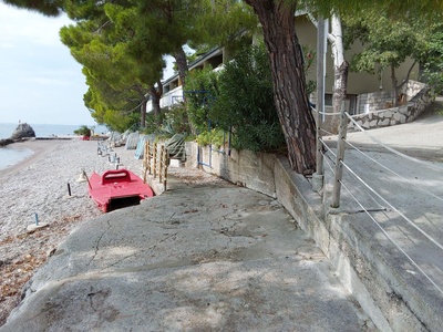 Da passerella cemento a doccia