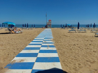 Da passerella a spiaggia
