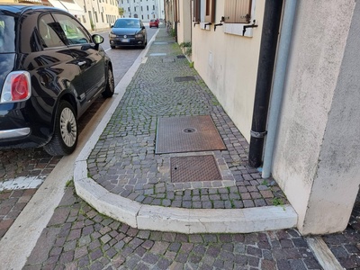 Photo 23 - pavement without junction