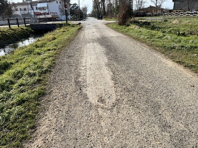 Foto 24 - Via Arborea, termine del tratto sterrato e inizio della strada asfaltata carrabile