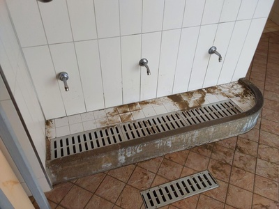 Foot shower